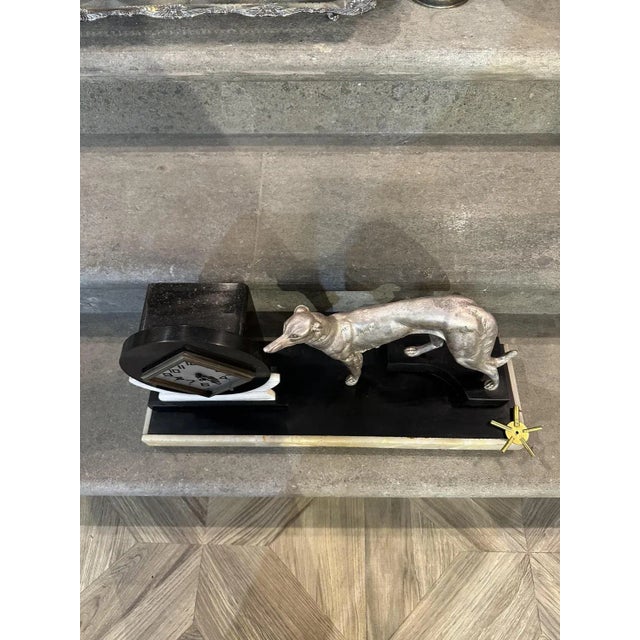 Art Deco Clock in Black and White Marble with Metal Greyhound and Rhomboidal Dial, 1930s For Sale - Image 6 of 10