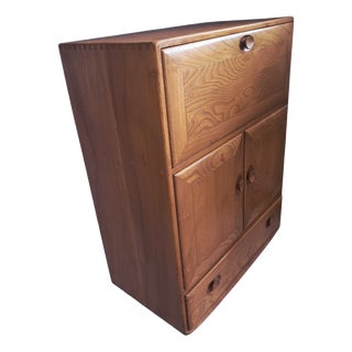 Mid-Century Modern Drinks Cabinet in Elm by Lucian Ercolani for Ercol, 1960s For Sale
