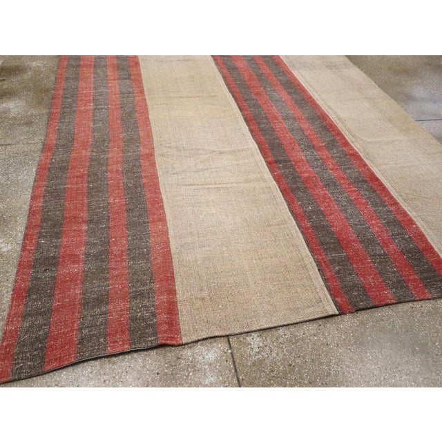 Galerie Shabab Collection Mid-20th Century Turkish Flatweave Kilim Room Size Rug For Sale In New York - Image 6 of 8