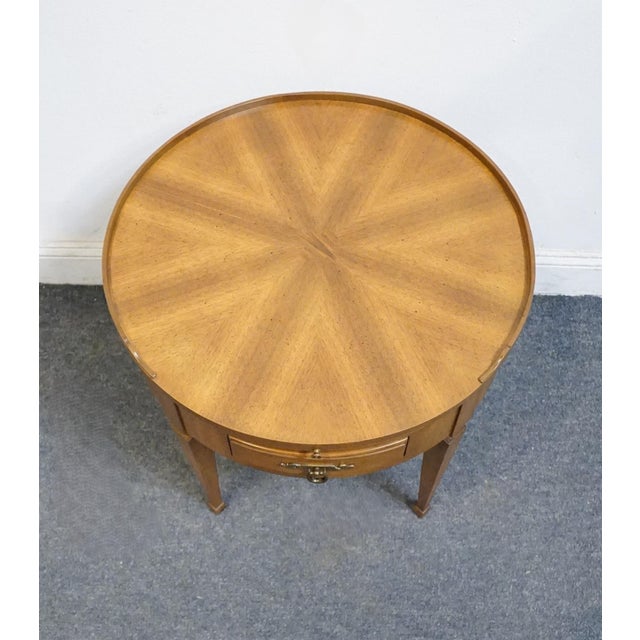 Late 20th Century John Widdicomb / William a Berkey Traditional Federal Style Sunburst Mahogany 23" Round Accent End Table 7788 For Sale - Image 5 of 15