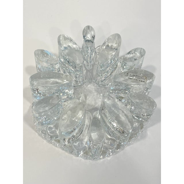 Fun meets function in the shape of this substantial art glass daisy trivet or coffee/tea warmer (interior dimensions allow...