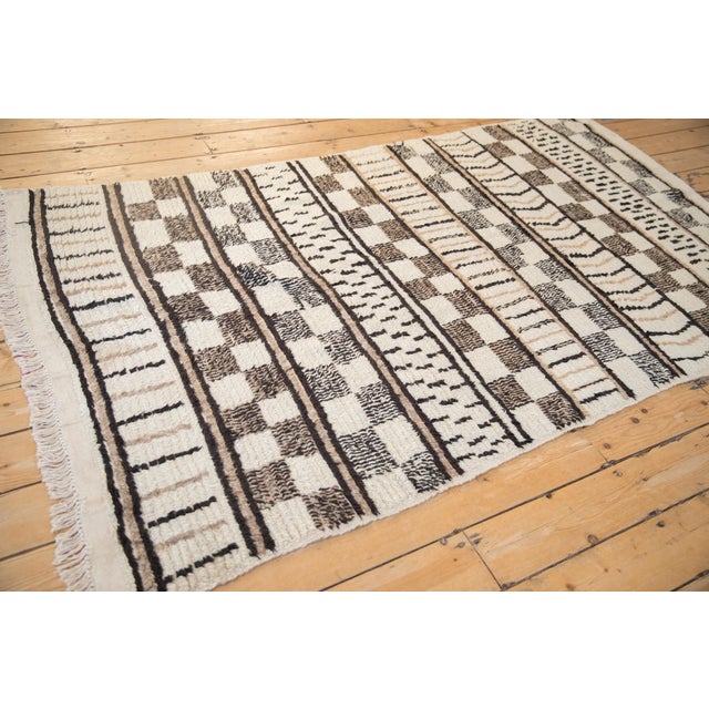 Vintage Moroccan Carpet - 4'10" X 7'9" For Sale - Image 11 of 12
