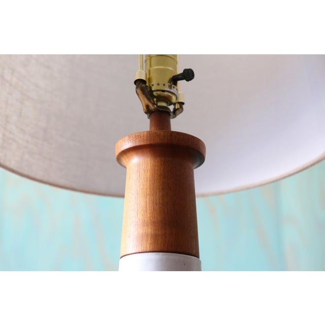 1960s Pair of Jane and Gordon Martz Table Lamps M165 Marshall Studios White Walnut For Sale - Image 10 of 14