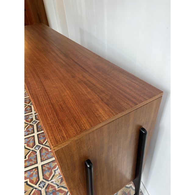 An iconic piece of belgian design by alfred hendrickx and produced by belform. Characteristic are the slender legs that...