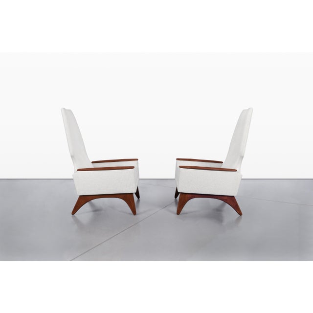 1960s Mid-Century Modern Sculptural Walnut Lounge Chairs by Kroehler For Sale - Image 5 of 15