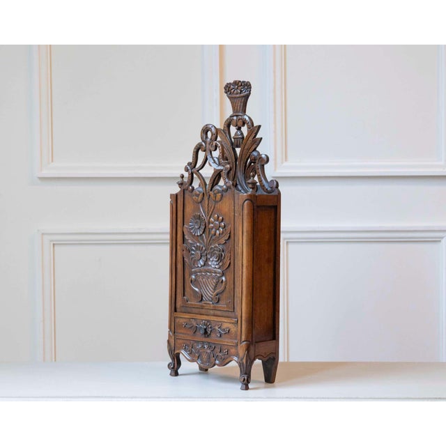 Early 19th Century Large Provençal Walnut Fariniero with Carved Openwork, Early 19th Century For Sale - Image 5 of 8