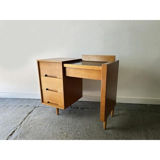 1960s Mid-Century Modern Flip Mirror Compact Dressing Table by John & Sylvia Reid for Stag, 1960s For Sale - Image 5 of 12