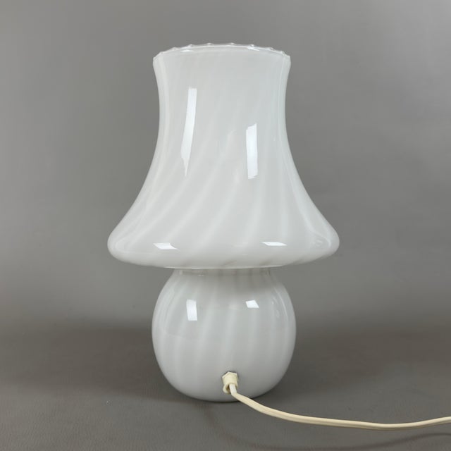 Vintage Space Age Mushroom Swirl Table Lamp in Murano Opal Glass, 1970s For Sale - Image 4 of 11