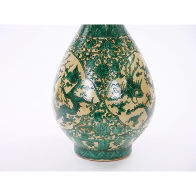 Antique Asian Porcelain Vase / Figural Landscape / Intricate Foliate Decoration For Sale In New York - Image 6 of 8