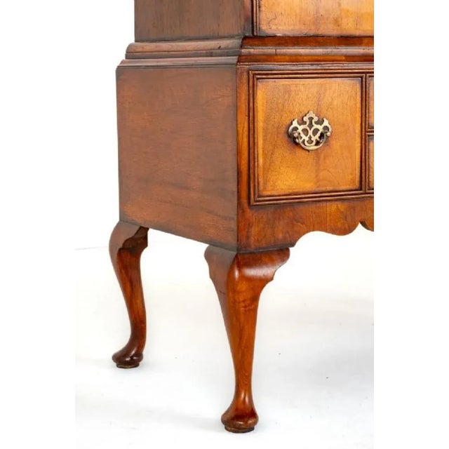 Georgian Chest on Stand in Walnut For Sale - Image 3 of 10