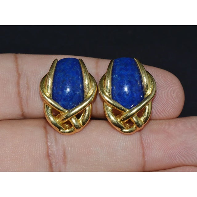 1980s 1980s Italian Greek 18K 750 Solid Gold Lapis Lazuli Cluster Clip On Earrings, A Pair For Sale - Image 5 of 7