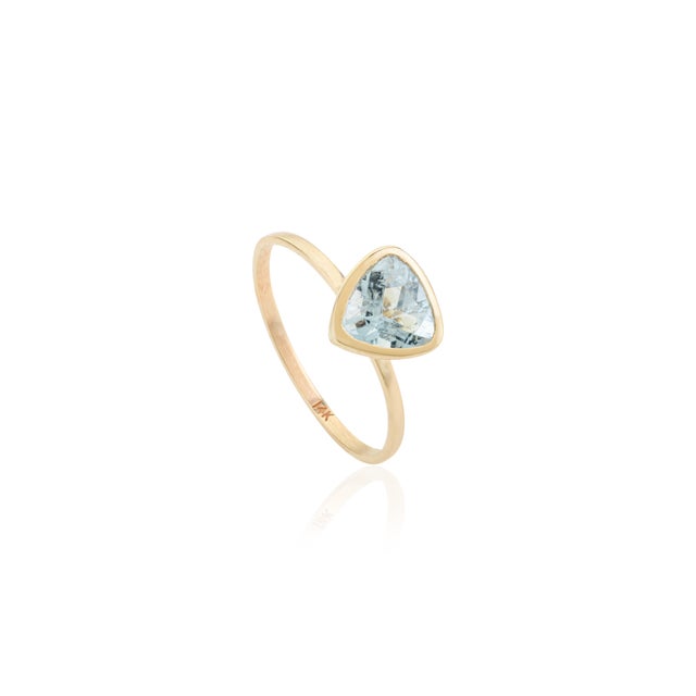 Art Deco Art Deco Trillion Cut Aquamarine Ring in 14k Yellow Gold Size 7 For Sale - Image 3 of 11
