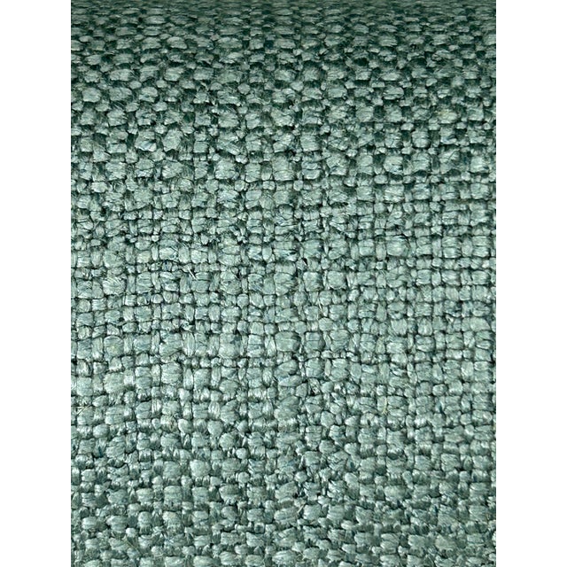 A 100% linen texture and pressed to resemble a handwoven Indian silk Matka. The multi purpose quality creates that casual...