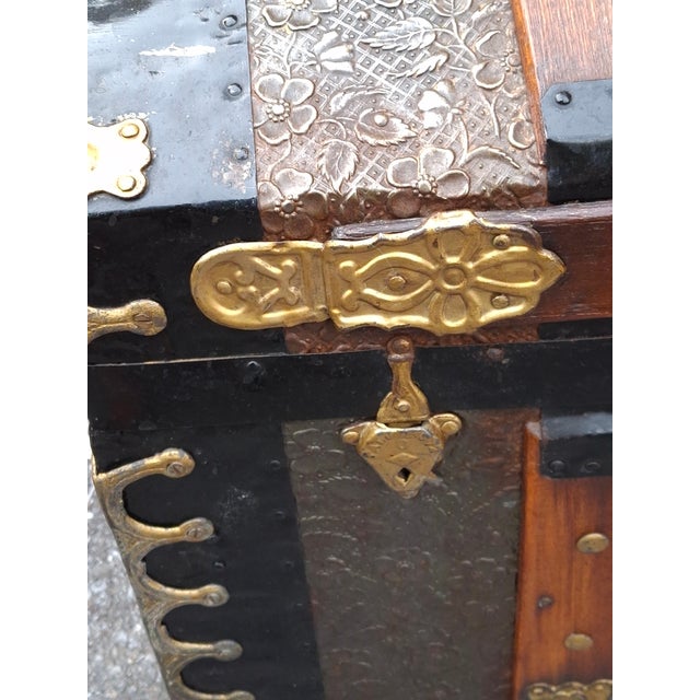 19th Century American Dome Top Travel Storage Trunk, Refurbished For Sale - Image 15 of 15