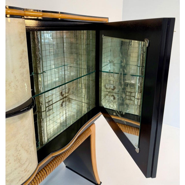 Italian Art Deco Bar Cabinet in Parchment attributed to Paolo Buffa, Italy, 1940s For Sale - Image 17 of 18
