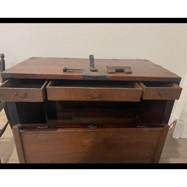 Antique Korean Money Chest Trunk 18th Century Whirlong Log Accents For Sale - Image 9 of 9