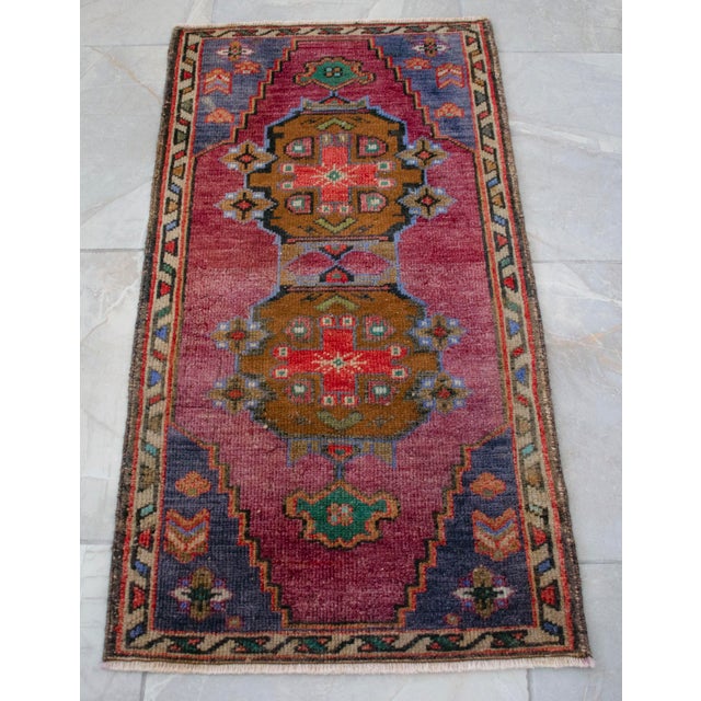 Handmade Small Turkish Rug 1970s Vintage Doormat Entryway Decor - 1' 8" X 3' 2" For Sale - Image 4 of 8