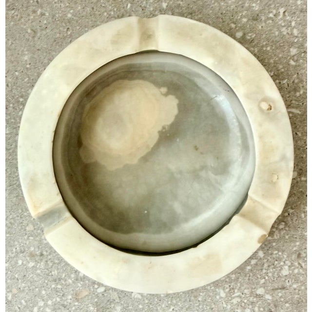Mid 20th Century Large Round Vintage Ashtray, Vide Poche in White Onyx Marble in the Style of Angelo Mangiarotti, Italy, 1970s For Sale - Image 5 of 12