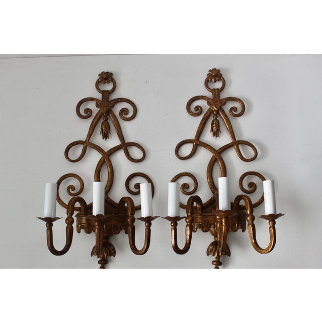 Vintage Italian Florentine Style Gold Finished Scrolling Arms Electric Wall Sconces- A Pair For Sale In Miami - Image 6 of 15