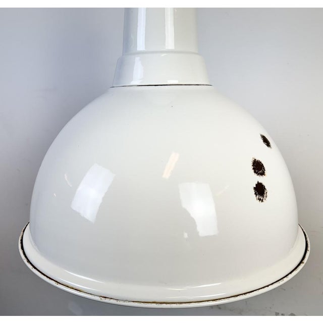 1960s Large British Industrial White Enamel Factory Pendant Lamp from Benjamin, 1960s For Sale - Image 5 of 18