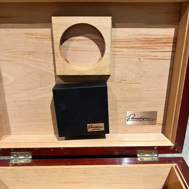 AMBIANIC presents By Paradigm Wood Inlay Marquetry Humidor Cigar Box 5.5 h x 12 w x 9.5 d Preowned vintage Refer to images.
