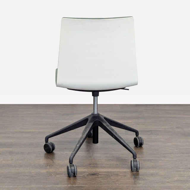2010s Andreu World Modern Green Office Chair With Wheels For Sale - Image 5 of 9