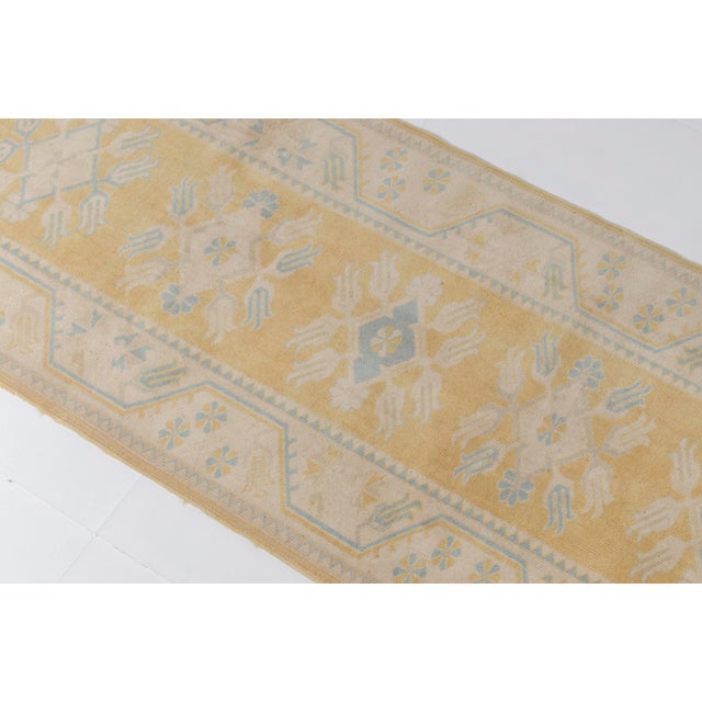 1950s Neutral Distressed Rug for Large Spaces For Sale - Image 6 of 11