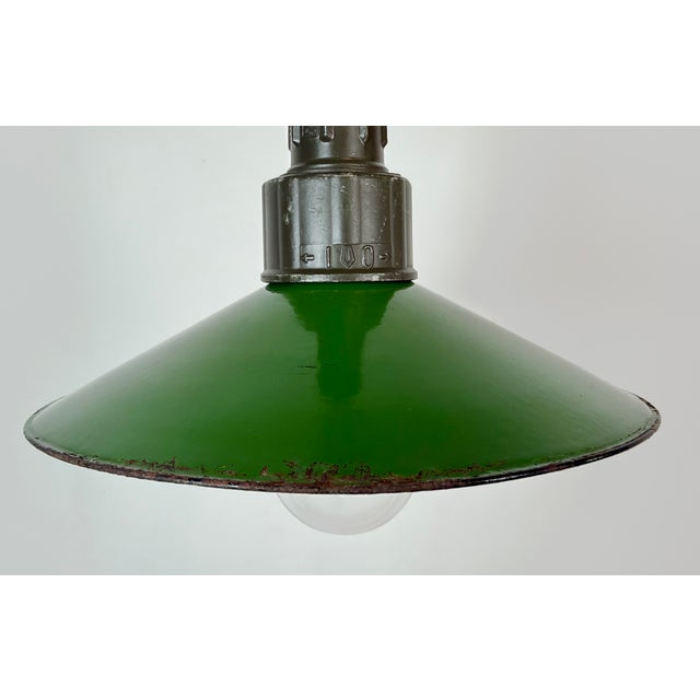 Industrial Green Enamel Military Pendant Lamp with Cast Aluminium Top, 1960s For Sale - Image 4 of 18