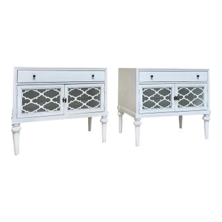 Late 20th Century Pair Customizable Vintage Nightstands Bedside Tables American of Martinsville For Sale