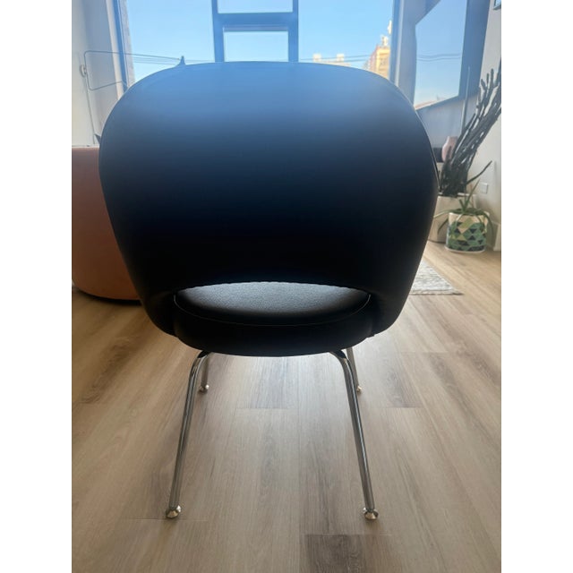 Mid-Century Modern Set of 2 Eero Saarinen Leather Executive Chair For Sale - Image 3 of 7