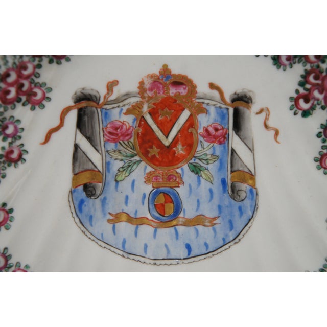 Mid 20th Century Edme Samson French Porcelain Armorial Scalloped Shell Dish For Sale - Image 6 of 10
