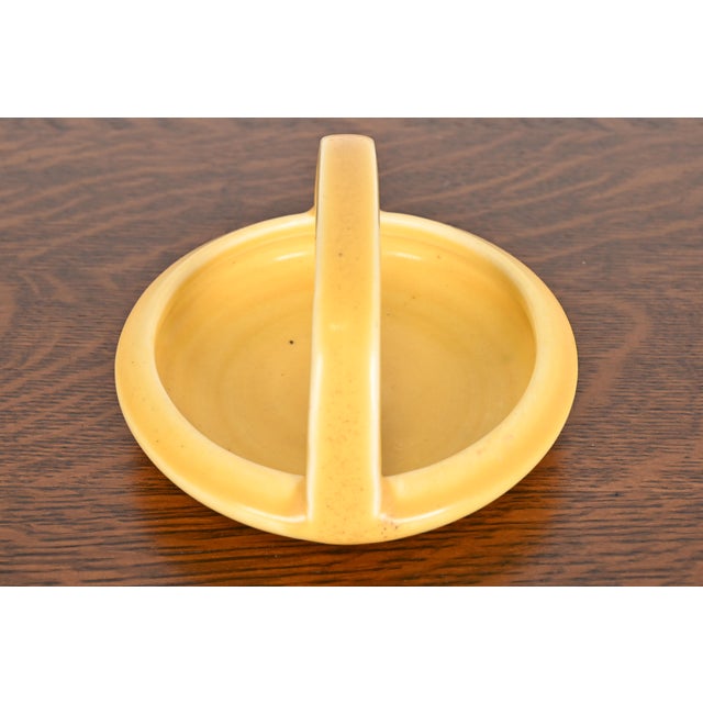 Ceramic Rookwood Pottery Arts & Crafts Glazed Ceramic Yellow Handled Bowl or Ashtray, 1922 For Sale - Image 7 of 11