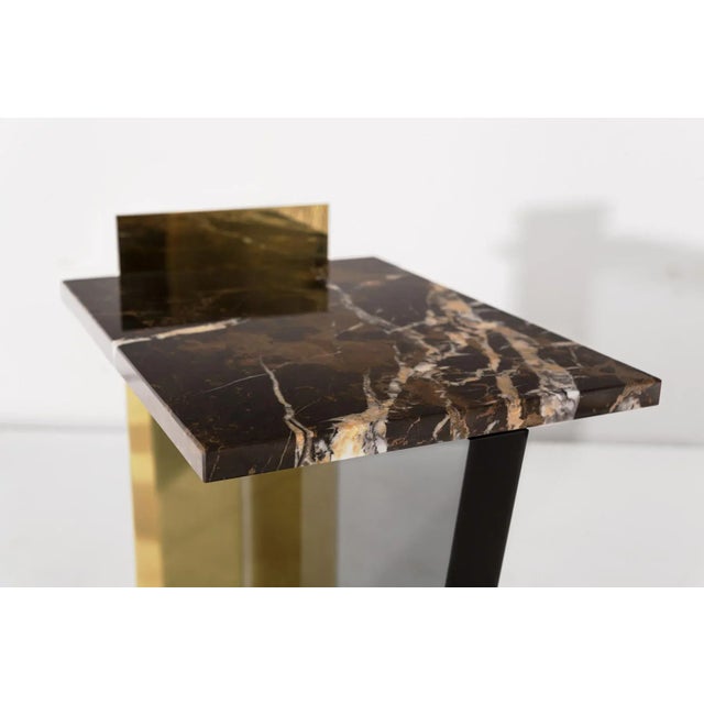 The Servant is at steady disposal to lock a secret inside the thickness of its acrylic glass. The grey acrylic is firm and...