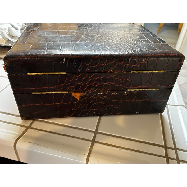 1920s Vintage Embossed Leather Gentlemen's Travel Vanity Case Circa 1920'-30's For Sale - Image 5 of 7