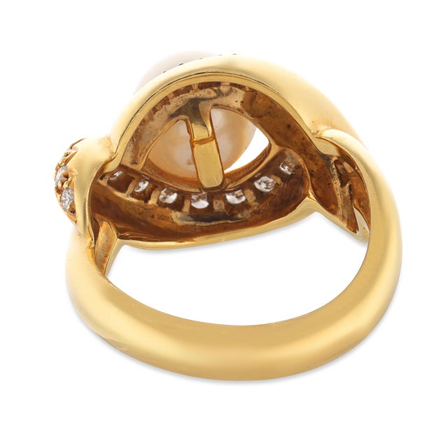 Vintage Pearl Diamond 18k Yellow Gold Ring, Size 6 For Sale In Los Angeles - Image 6 of 6