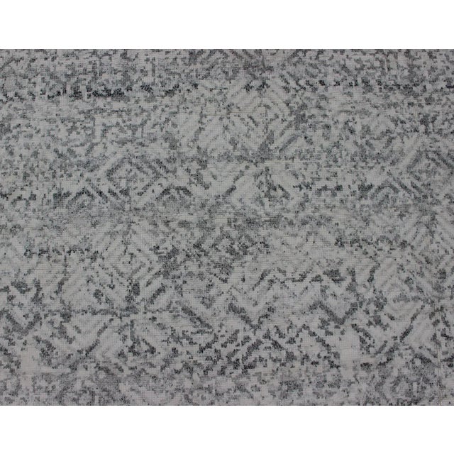 Large Modern Rug With All-Over Minimalist Pattern in Lt. Charcoal, Gray, Gray Green & Silver For Sale - Image 9 of 13