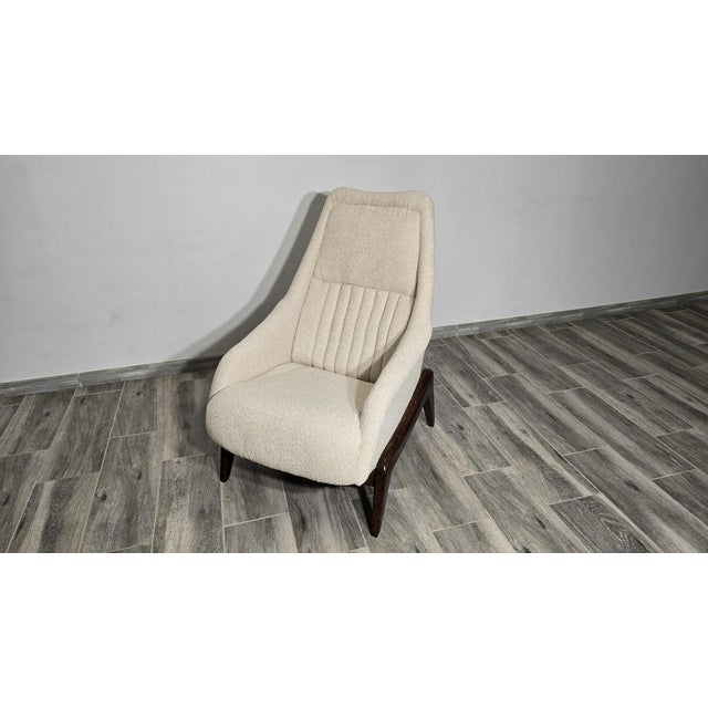 Mid-Century Armchair in Fabric and Wood For Sale - Image 4 of 12