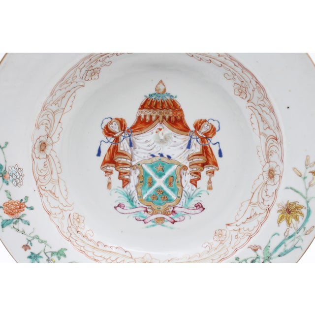Chinese Circa 1740 Chinese Porcelain Pair of Famille Rose Armorial Soup Plates For Sale - Image 3 of 13