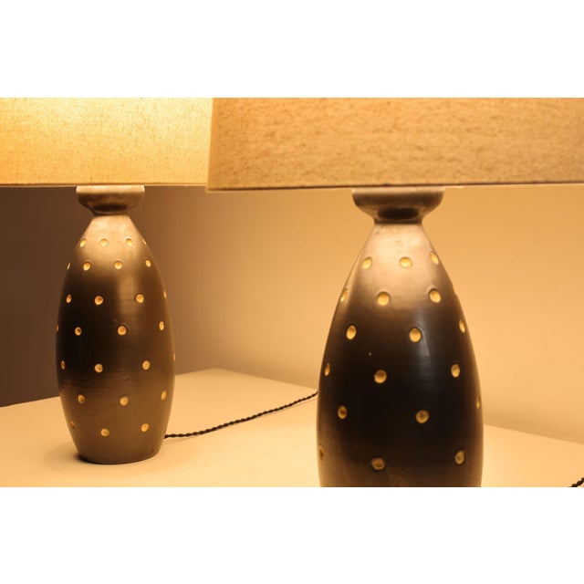 1950s 1950s Raymor Ceramic Table Lamps From Italy With Linen Shades - a Pair For Sale - Image 5 of 7