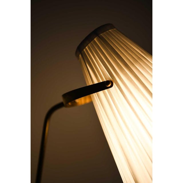 White Scandinavian Modern Floor Lamp in Brass and Mahogany attributed to Hans Bergström, 1950s For Sale - Image 8 of 10