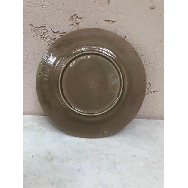 Late 19th Century C.1880 French Majolica Grape & Flowers Plate Luneville For Sale - Image 5 of 6