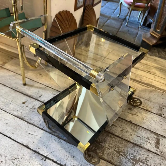 An Amazing 1960s Mid-Century Modern Lucite and Brass Italian Bar Cart For Sale - Image 4 of 9
