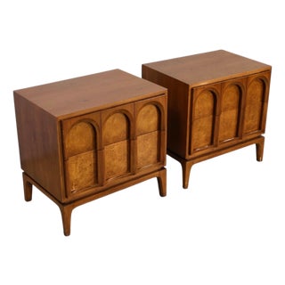 Thomasville Burlwood Mid-Century Modern Sculptural Pair of Nightstands, C. 1960s, Attributed For Sale
