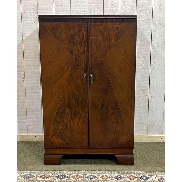 English Walnut Sideboard, 1930s For Sale - Image 18 of 18