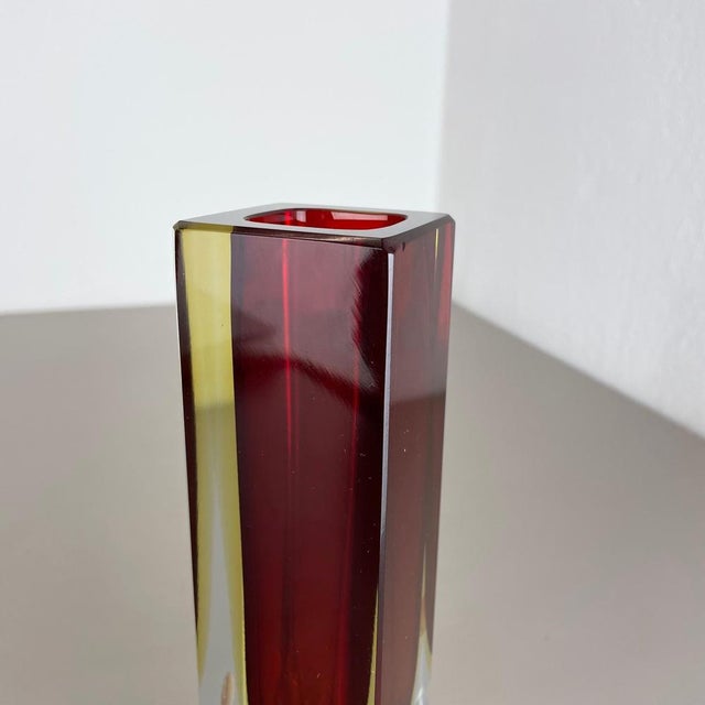 Large Red Murano Glass Sommerso Cube Vase attributed to Flavio Poli, Italy, 1970s For Sale - Image 16 of 18