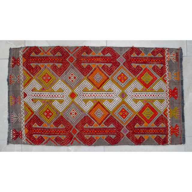 Hand-Made Braided Turkish Small Rug Jajim Kilim 1960s Accent Rug - 1′7″ × 2′9″ For Sale - Image 12 of 12