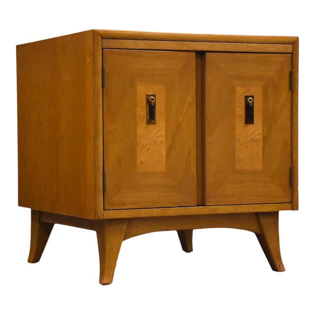 Mid Century Modern Walnut Nightstand | Chairish (640 x 640 Pixel)