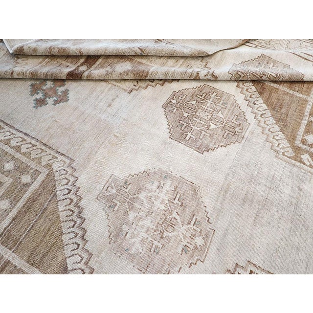 Greige Galerie Shabab Collection Mid-20th Century Turkish Anatolian Room Size Carpet For Sale - Image 8 of 8