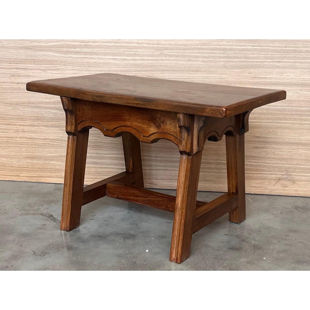Baroque Mid 19th Century Spanish Baroque Side Table with Wood Stretcher and Carved Top in Walnut For Sale - Image 3 of 18