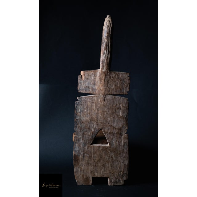 This Tuareg tent peg is more than just a functional item; it embodies the history and heritage of a nomadic people whose...